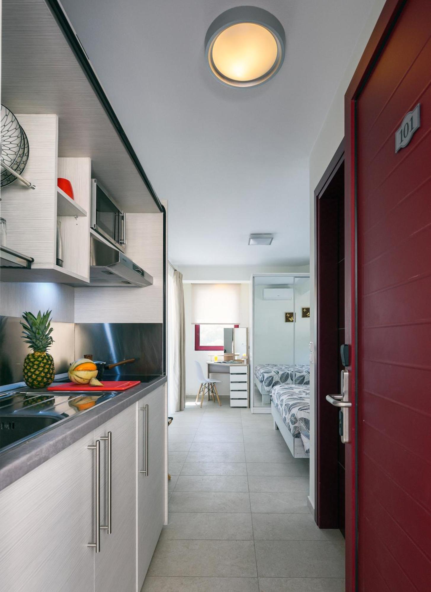 Elpiniki Luxury Rooms Nea Poteidaia Exterior foto