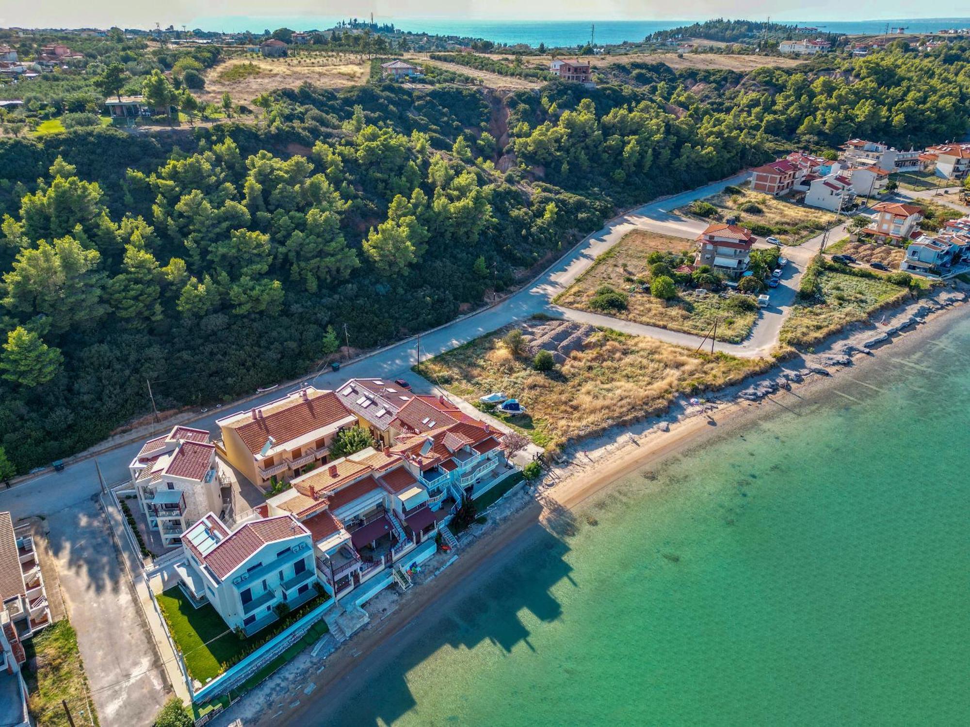 Elpiniki Luxury Rooms Nea Poteidaia Exterior foto